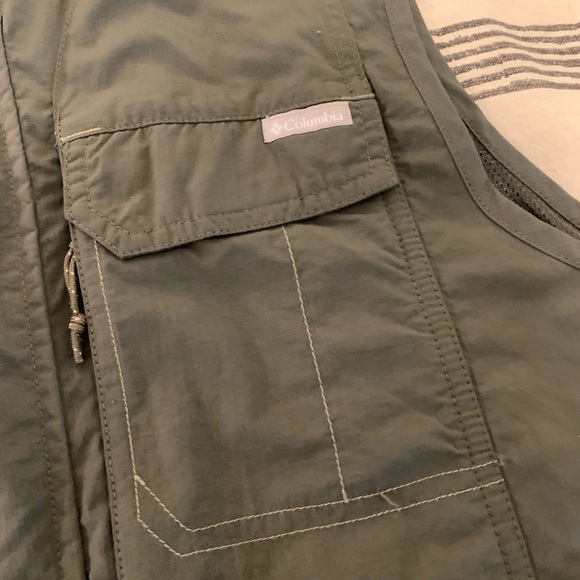 Columbia Men's Omni-Shade Silver Ridge Green Vest - Picture 2 of 7